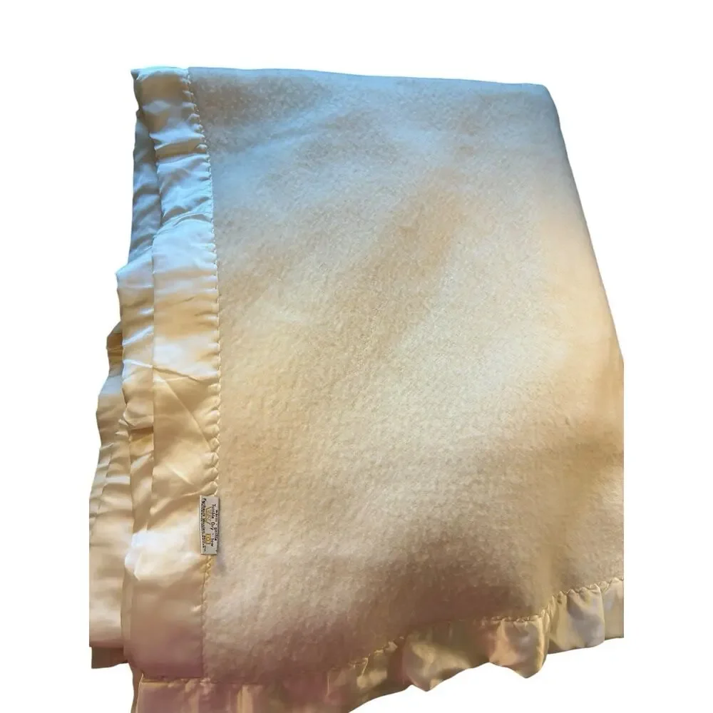 Vtg Faribo Mill King Blanket Cream Acrylic Cotton Satin Trim 92x105 USA 1970s